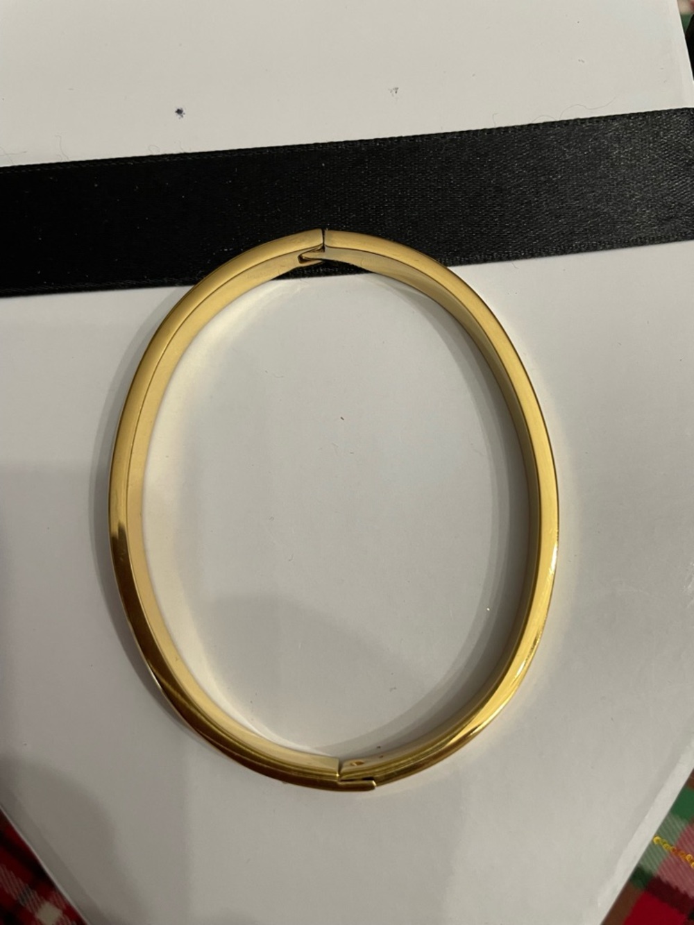 Gold-Tone Crystal Pavé Bangle Bracelet - nwot - Picture 3 of 3